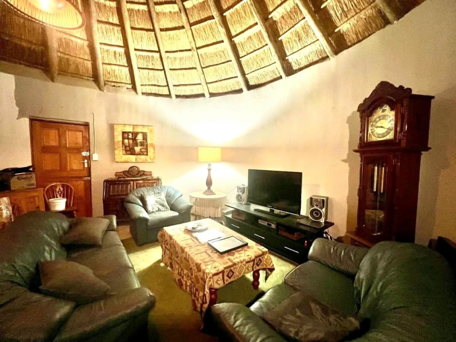 6 Bedroom Property for Sale in Wilgeboom A H North West